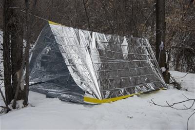 Reflective Tube Tent - Emergency Zone