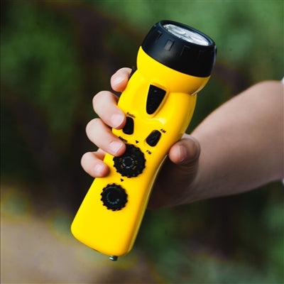 Yellow Dynamo Radio/Flashlight/Charger - Emergency Zone